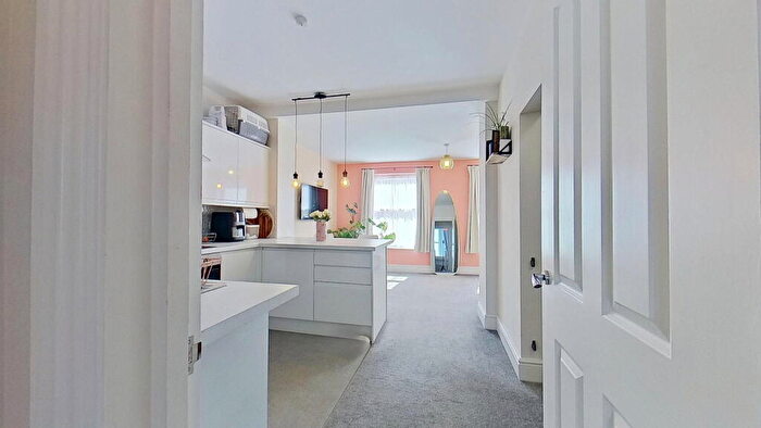 1 Bedroom Flat For Sale In St. Johns Road, Margate, CT9