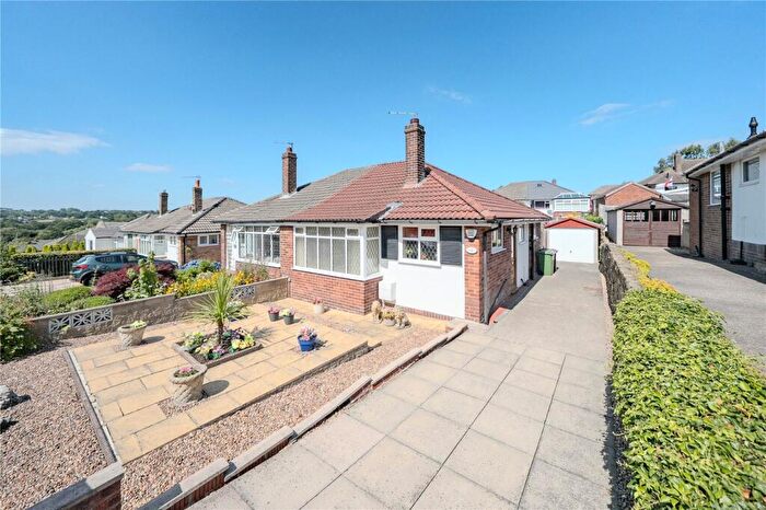 2 Bedroom Bungalow For Sale In Green Lane, Cookridge, Leeds, West Yorkshire, LS16