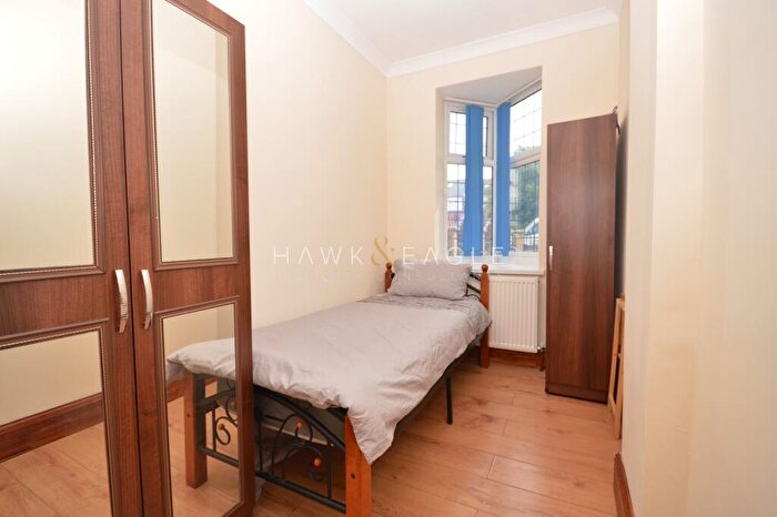 1 Bedroom House To Rent In Eastern Avenue, Ilford, Essex., IG4