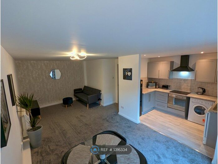 1 Bedroom Flat To Rent In Madison Square, Liverpool L1