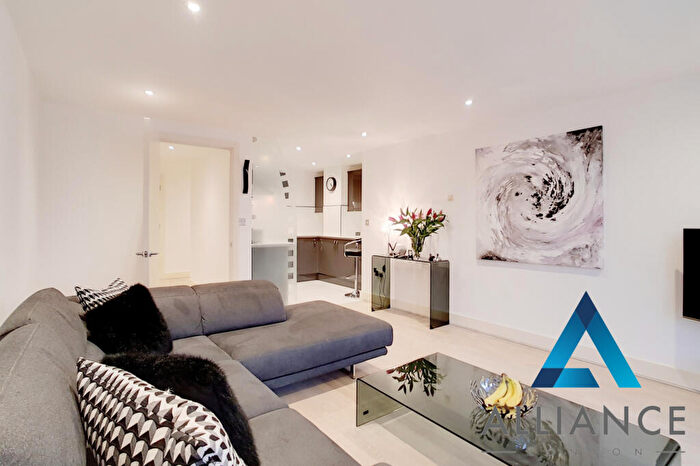 2 Bedroom Flat To Rent In Crew Street, London, E14