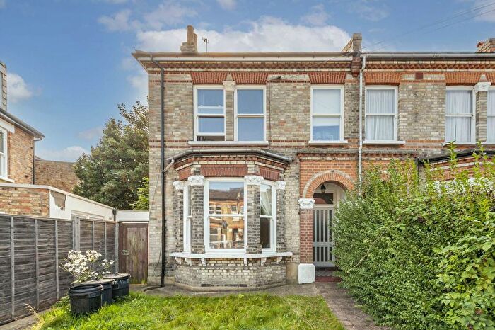 4 Bedroom Flat To Rent In Ryde Vale Road, Balham, SW12