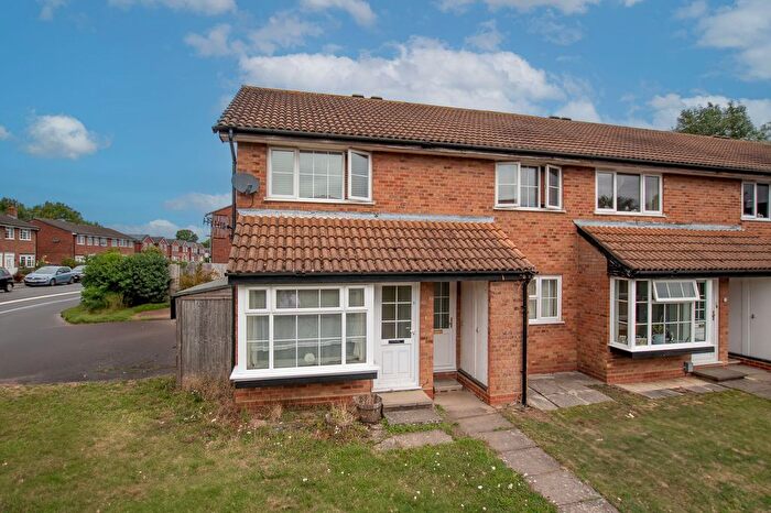 2 Bedroom Flat To Rent In John Russell Close, Guildford, GU2