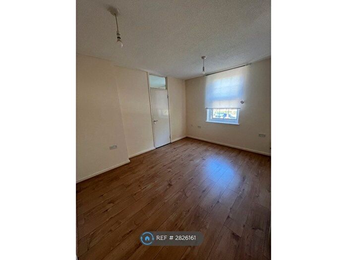 1 Bedroom Flat To Rent In Royal Terrace, Northampton, NN1