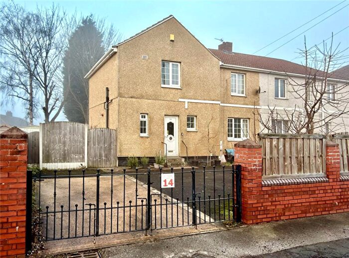 3 Bedroom Semi Detached House For Sale In Hanover Square, Thurnscoe, Rotherham, Barnsley, S63