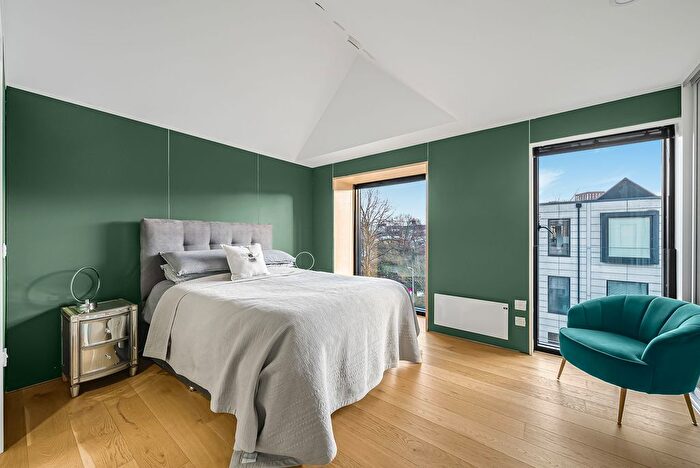 5 Bedroom End Of Terrace House For Sale In Senior Lane, Salford, M3