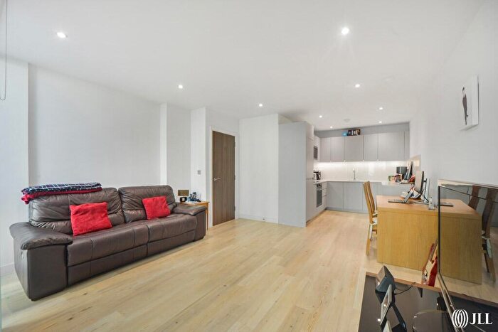 1 Bedroom Flat For Sale In Atelier Point, Jupp Road West, London, E15