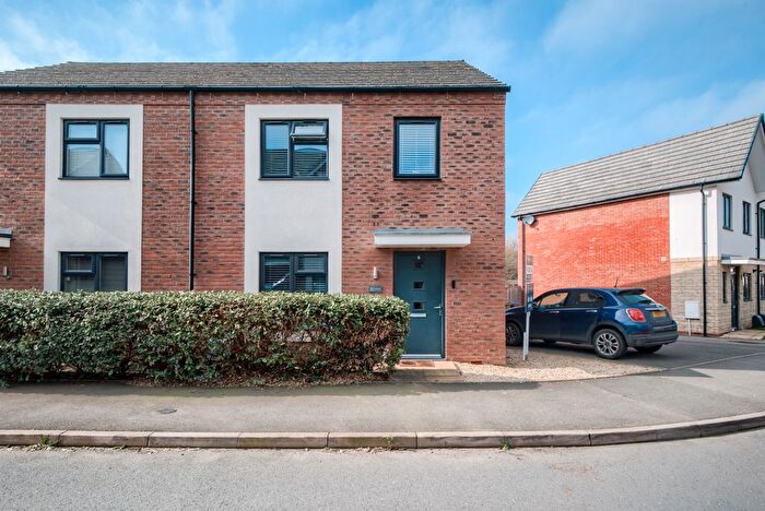 3 Bedroom Semi-Detached House For Sale In Macbeth Road, Meon Vale, CV37