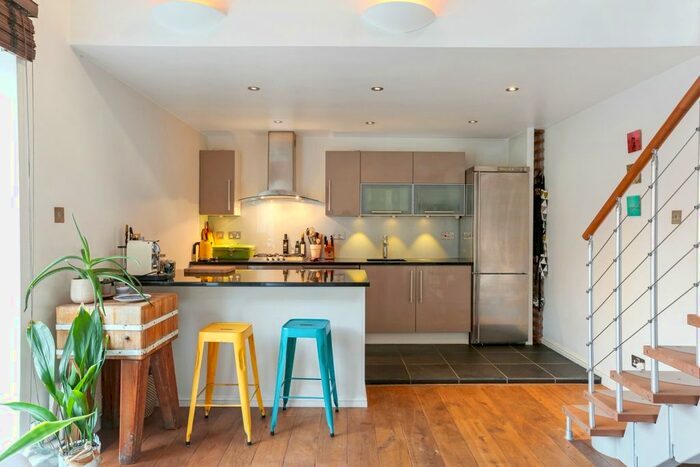 1 Bedroom Flat To Rent In Gainsford Street, London, SE1