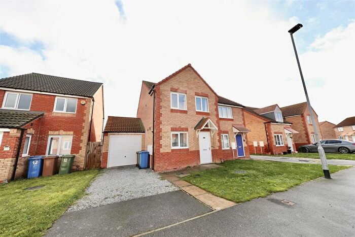 3 Bedroom Semi Detached House For Sale In Sir Leo Schultz Road, Hull, HU6