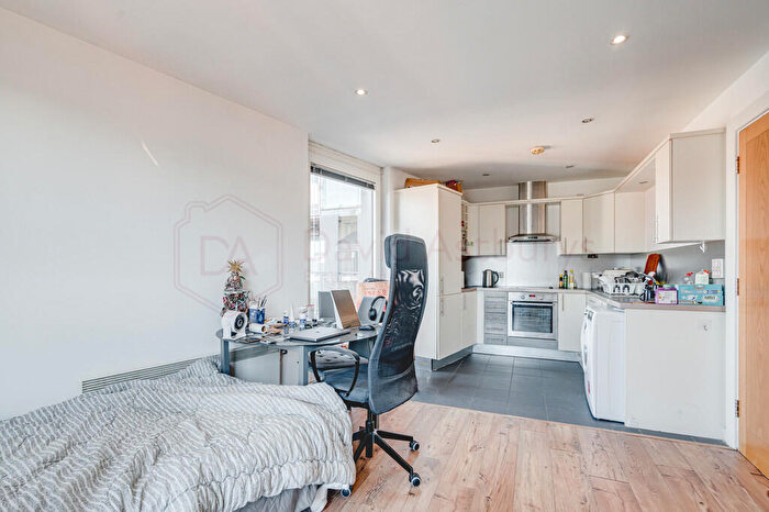 2 Bedroom Apartment To Rent In Brewhouse Yard, London, EC1V