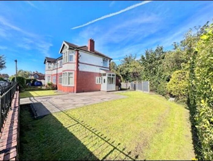 3 Bedroom Semi-Detached House To Rent In Egerton Road South, Manchester, M21