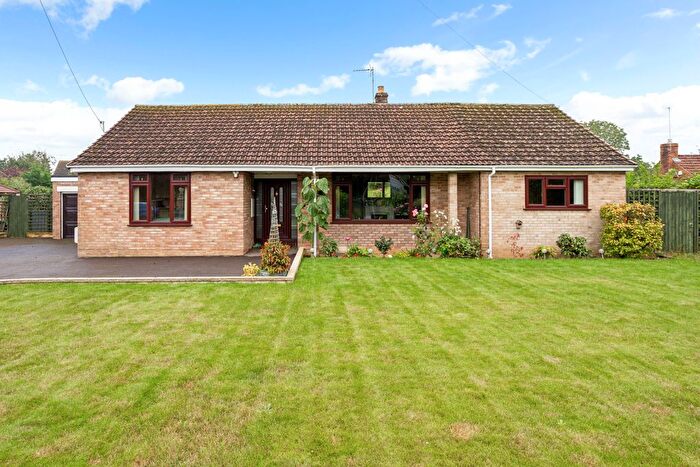 4 Bedroom Detached Bungalow For Sale In Moorend Lane, Slimbridge, GL2