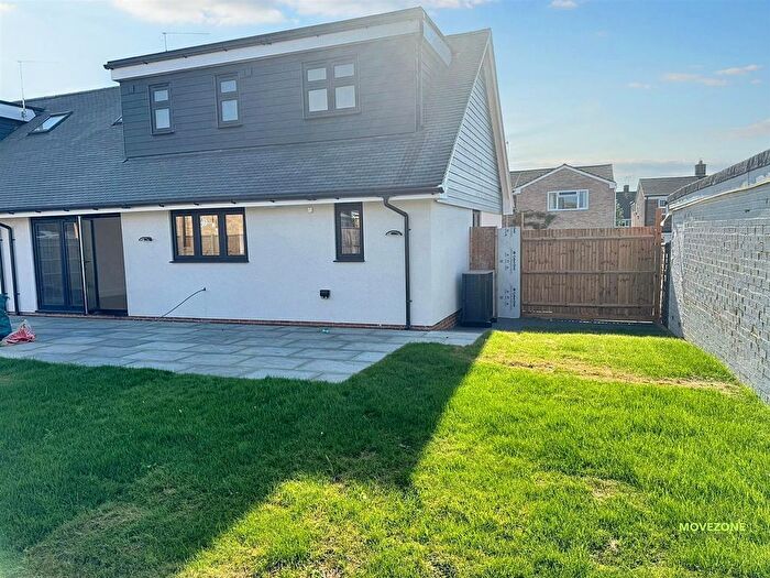 3 Bedroom Property For Sale In Britten Close, Tonbridge, TN10