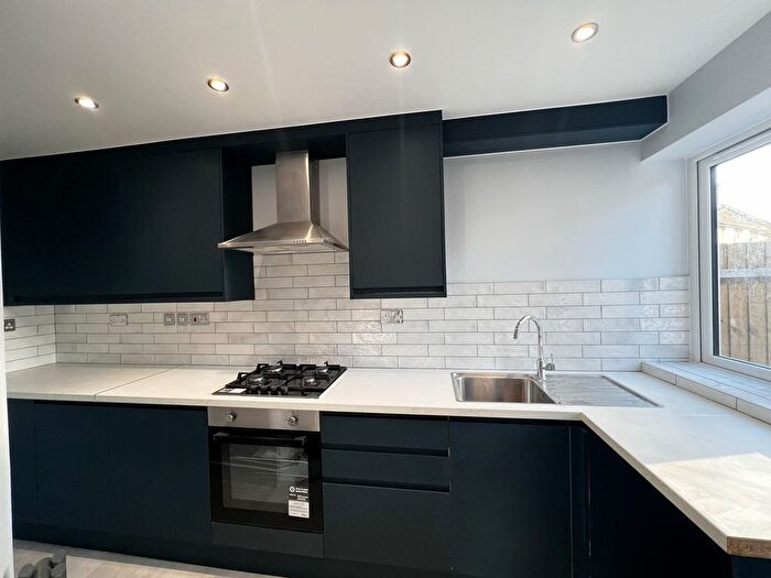 3 Bedroom End Terrace House To Rent In Dunbar Gardens, Dagenham, RM10