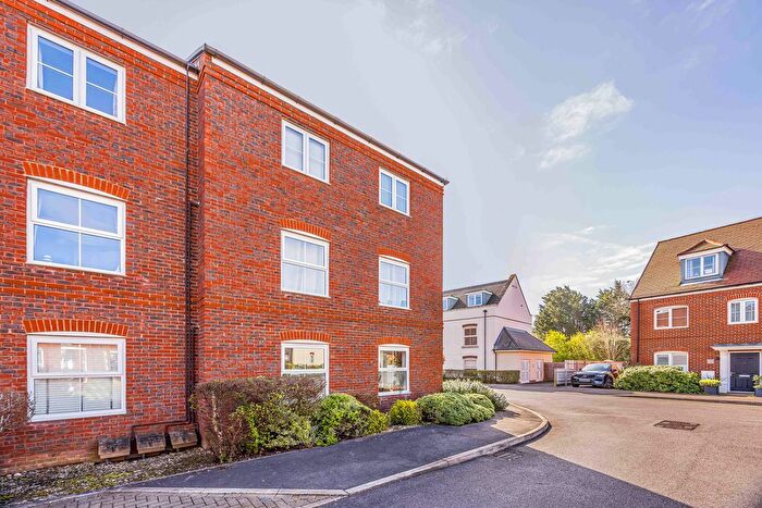 2 Bedroom Flat For Sale In The Halt, Hambrook, Chichester, PO18