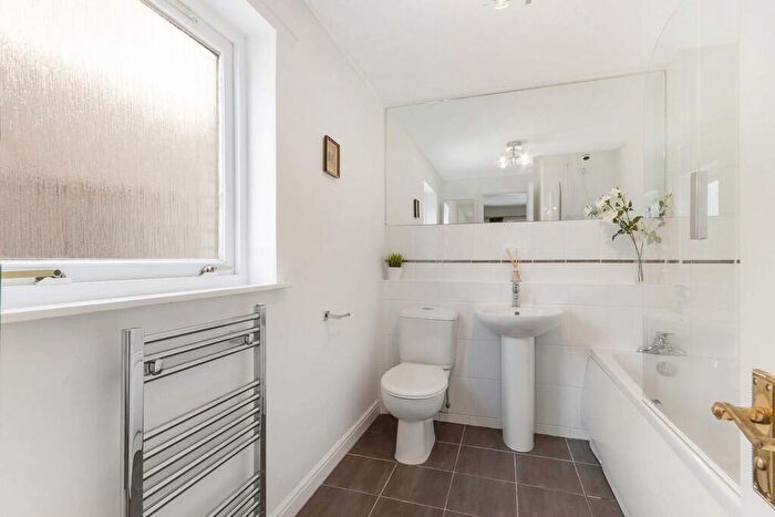 2 Bedroom Flat To Rent In C Hughenden Gardens, Hyndland, Glasgow, G12