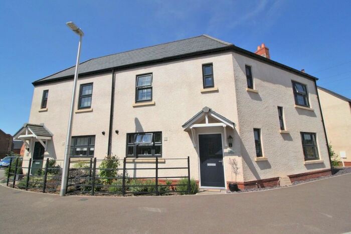 3 Bedroom Semi-Detached House To Rent In Dart Avenue, Exeter, EX2