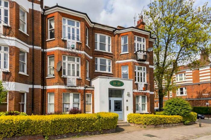 3 Bedroom Flat To Rent In Goldhawk Road, London, W6