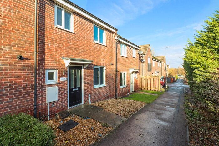 3 Bedroom House To Rent In Hetton Drive, Clay Cross, Chesterfield, S45