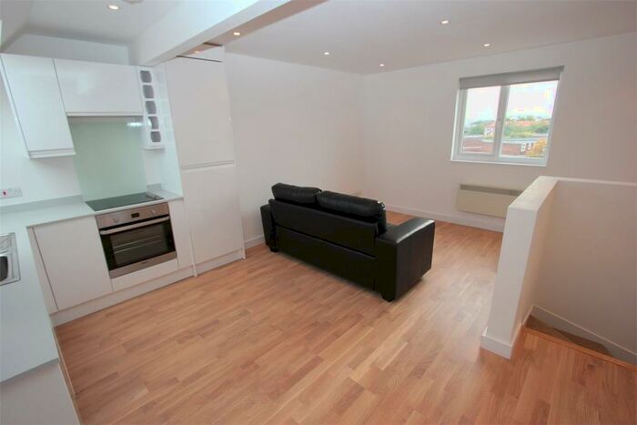 2 Bedroom Apartment To Rent In Old Kent Road, Peckham, SE15