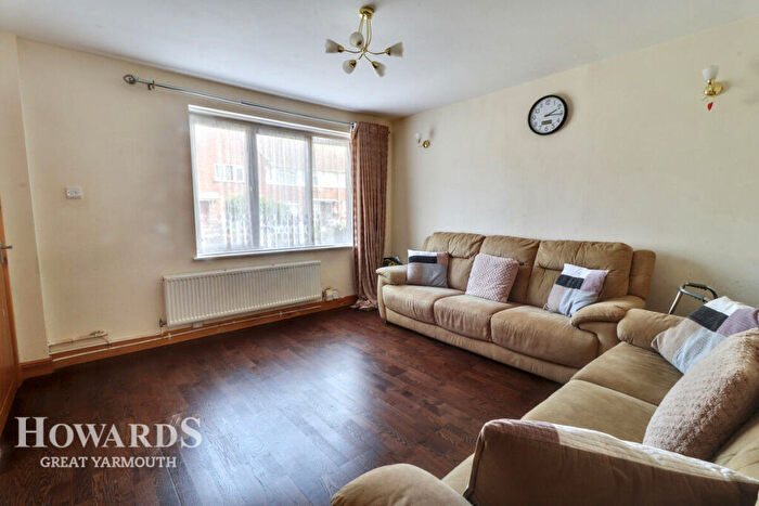 3 Bedroom Terraced House For Sale In Chaucer Road, Great Yarmouth, NR30
