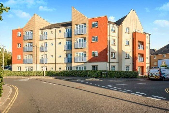 2 Bedroom Flat To Rent In Whistle Road, Bristol, BS16