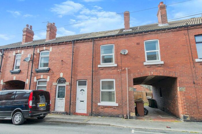 1 Bedroom Flat To Rent In Charles Street, Castleford, West Yorkshire, WF10