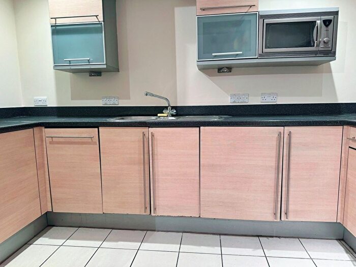 2 Bedroom Flat For Sale In Park Lane, Croydon, CR0