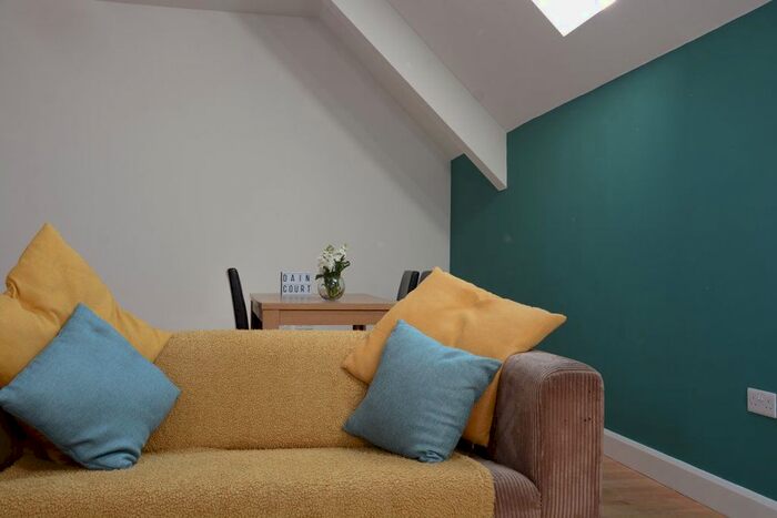 2 Bedroom Flat To Rent In Bristol Road, Selly Oak, Birmingham, B29