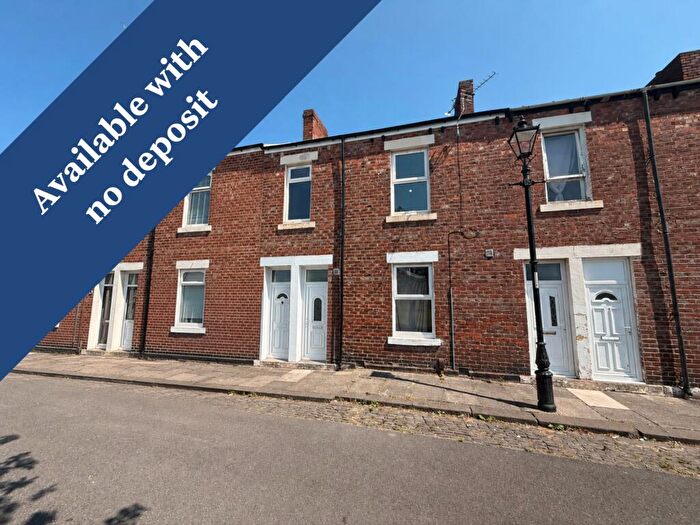 3 Bedroom Flat To Rent In Stothard Street, Jarrow, NE32