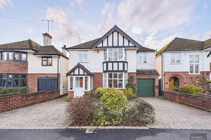 4 Bedroom Detached House For Sale In Harford Drive, Watford, WD17