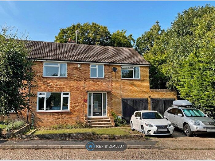 4 Bedroom Semi-Detached House To Rent In The Ridgeway, Marlow, SL7