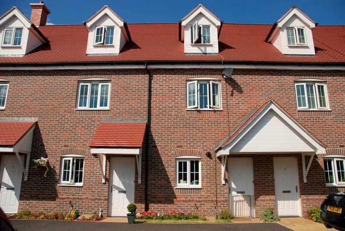 3 Bedroom Terraced House To Rent In Stoke Mill Close, Guildford, GU1