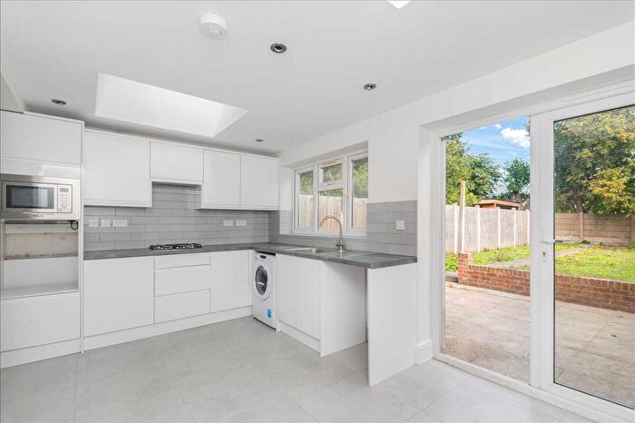 4 Bedroom Semi-Detached House To Rent In Rogers Road, Tooting, SW17