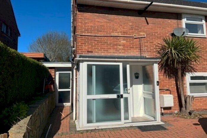 2 Bedroom Property To Rent In Hunters Avenue, Billericay, CM12