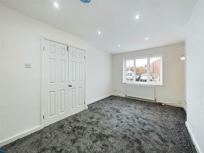 2 Bedroom Bungalow To Rent In Brampton Lane, Armthorpe, Doncaster, South Yorkshire, DN3