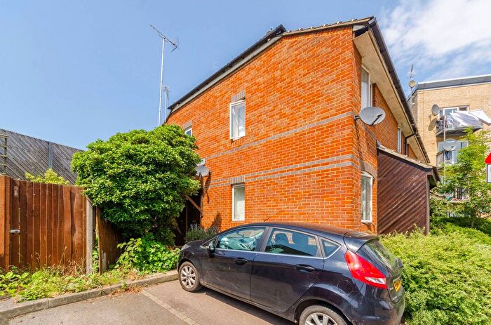 1 Bedroom Property For Sale In Finsbury Park Avenue, Finsbury Park, London, N4