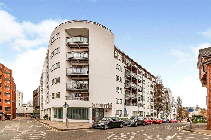 1 Bedroom Apartment For Sale In Avante Court, The Bittoms, Kingston Upon Thames, KT1