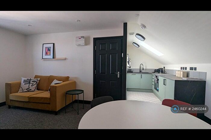 1 Bedroom Flat To Rent In Brook Lane, Chester, CH2