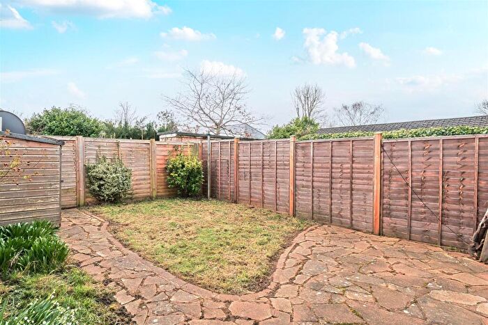 2 Bedroom Flat For Sale In Brookers Close, Ashtead, KT21