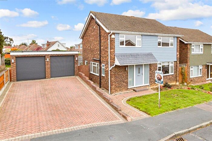 4 Bedroom Detached House For Sale In Langdale Rise, Maidstone, Kent, ME16