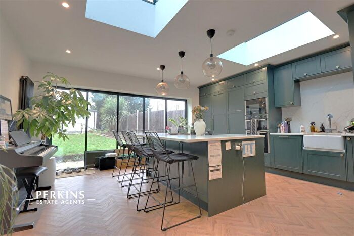 7 Bedroom Semi Detached House To Rent In Wembley, HA9