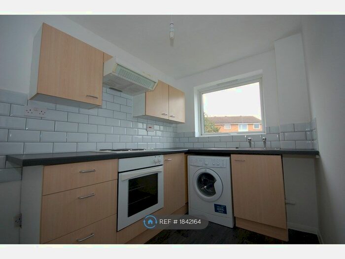 1 Bedroom Flat To Rent In Wisteria Lodge, Chelmsford, CM1