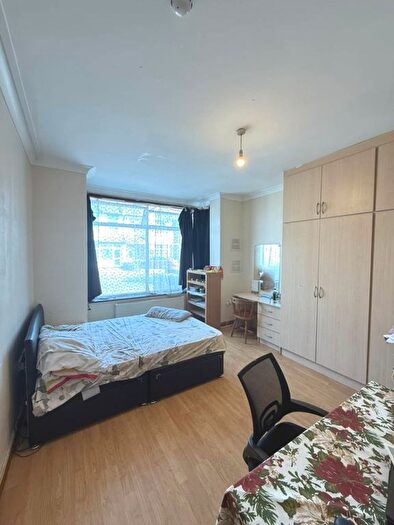 1 Bedroom Flat To Rent In Bulstrode Avenue, Hounslow Central, TW3