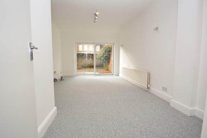2 Bedroom Flat To Rent In Bournemouth, BH1