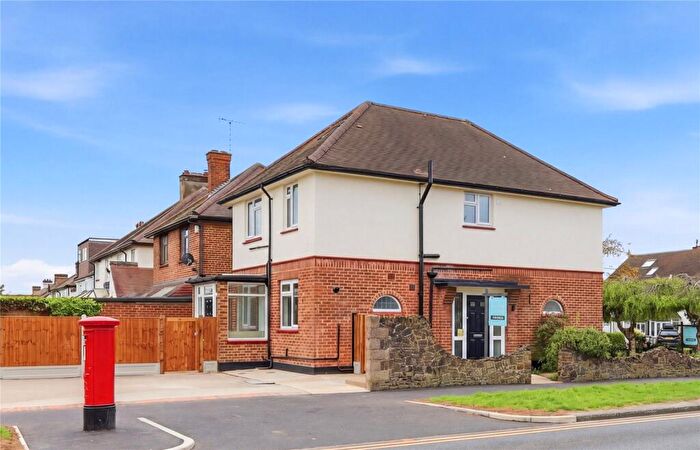 2 Bedroom Apartment For Sale In Woodgrange Drive, Thorpe Bay, Essex, SS1