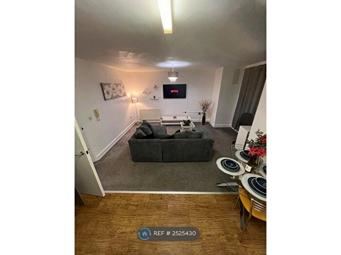 2 Bedroom Flat To Rent In Eccles, Eccles, Manchester, M30