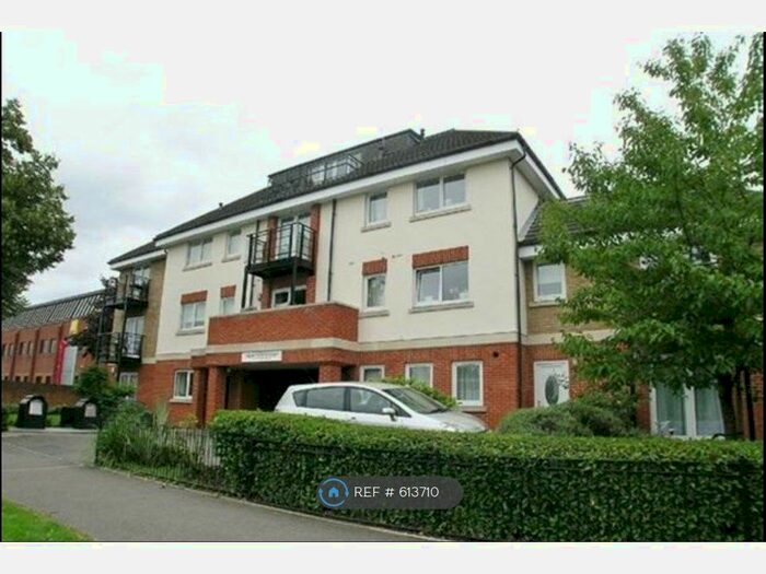 2 Bedroom Flat To Rent In Kingston Upon Thames, Kingston Upon Thames, KT2