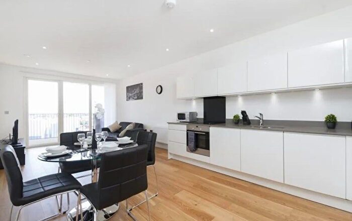 2 Bedroom Flat To Rent In Navigation Road, London, E3